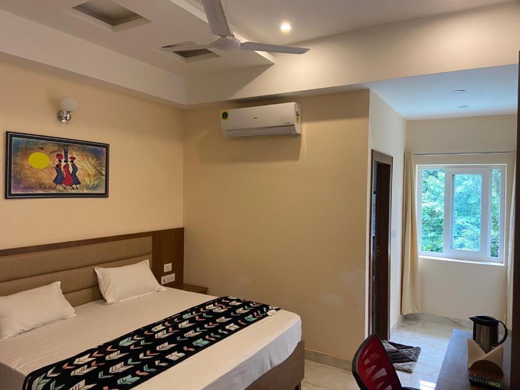 Hotel Tulsi Villa Дехрадун Екстериор снимка